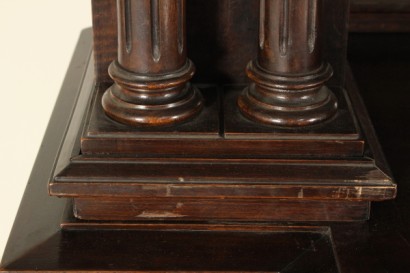 Credenza in stile Neorinascimento