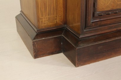 Credenza in stile Neorinascimento