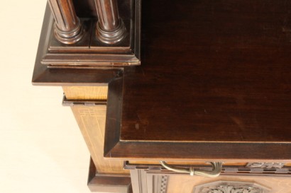 Credenza in stile Neorinascimento