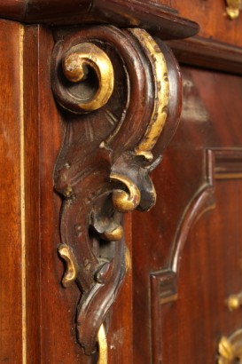 Grande credenza a due corpi