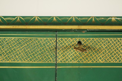 Bar cabinet with chinoiserie