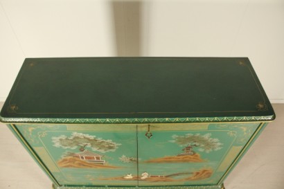Bar cabinet with chinoiserie