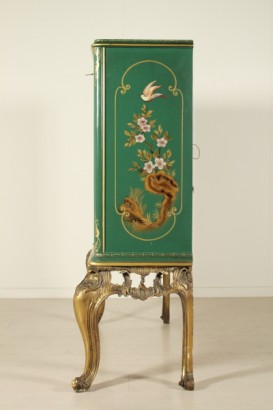 Bar cabinet with chinoiserie