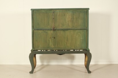Bar cabinet with chinoiserie