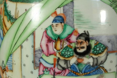 Coppia di vasi in porcellana