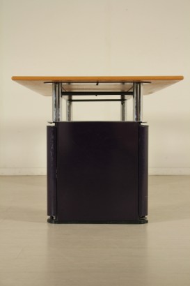Scrivania Kum di Gae Aulenti