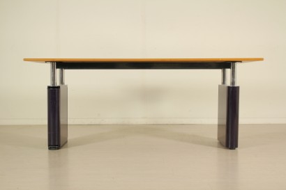 Scrivania Kum di Gae Aulenti