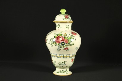 antiquariato, ceramiche, manifattura Molaroni Pesaro. vasi con coperchio, decorazioni floreali su vasi , ceramiche inizi 900