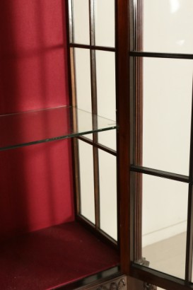 Englisch-Vitrine