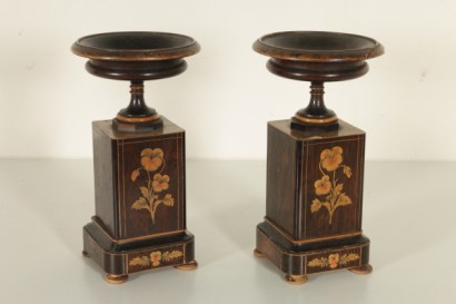 Coppia di alzatine in legno