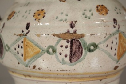 Detalle de Jarrón de mayólica