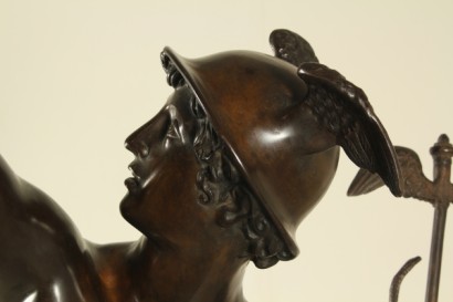 Particolare Statua in bronzo mercurio alato