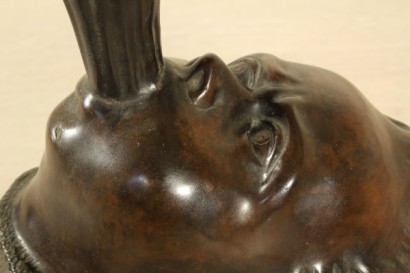Particolare Statua in bronzo mercurio alato