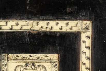 Particolare Stipo ebanizzato