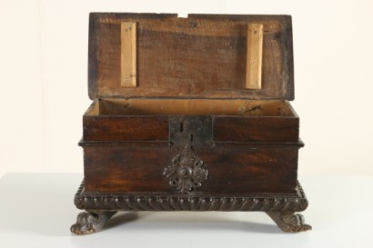 Particolare anta aperta Piccola panca-baule