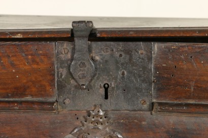 Particolare serratura Piccola panca-baule