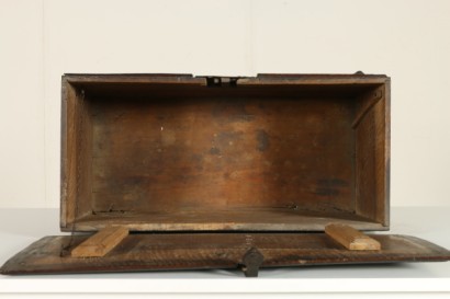 Particolare interno Piccola panca-baule