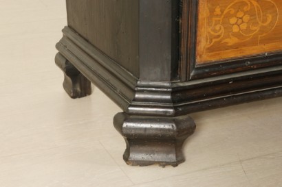 Particular foot Pair of drawers lombardi
