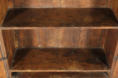 Particolare ripiani Piccola dispensa