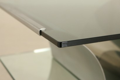 Particolare ripiano Tavolino anni 70