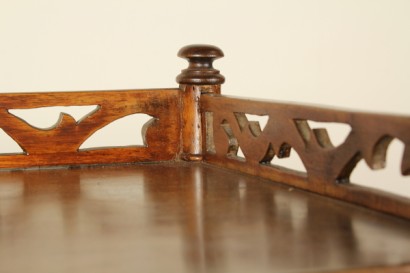 Particolare Piccola vetrina Luigi Filippo