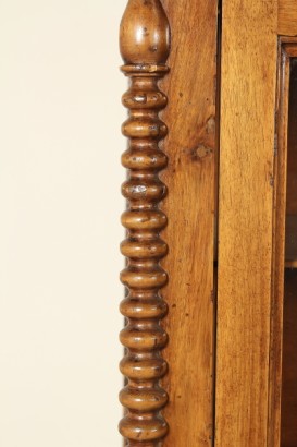 Particolare laterale Piccola vetrina Luigi Filippo