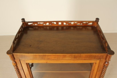 Particolare piano Piccola vetrina Luigi Filippo