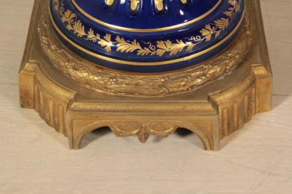 Vase de Sèvres base particulière