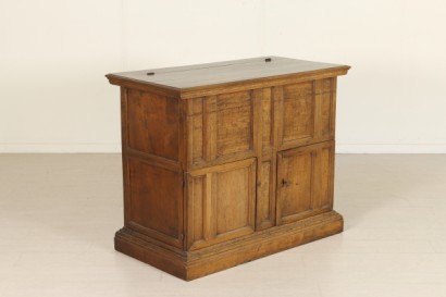 Madia da centro in noce