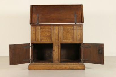 Centre Walnut Sideboard doors open detail