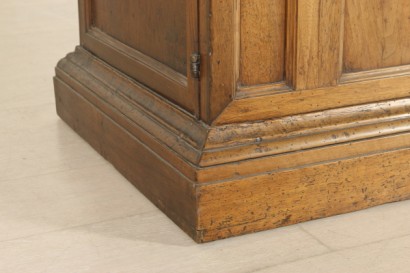 Centre Walnut Sideboard base detail