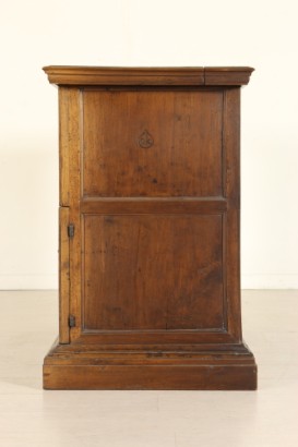 Particular side Sideboard from Walnut Center