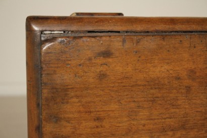 Particolare angolo piano Scrittoio fratino