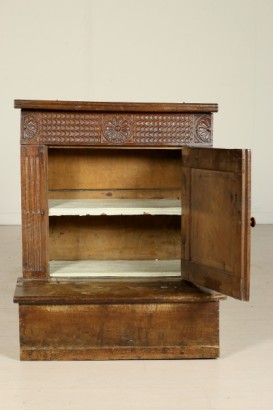 Particular open Panel carved Kneeler