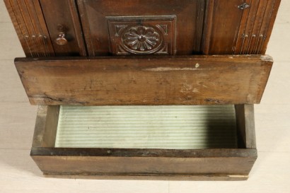 Particular open door carved Kneeler
