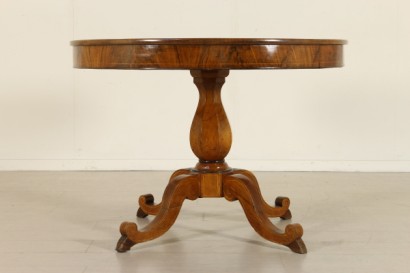 Particolare Tavolo tondo intarsiato