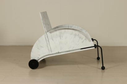 Kartell-Stuhl-Seitenansicht