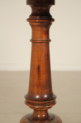 Particolare gamba Tavolino a biscotto