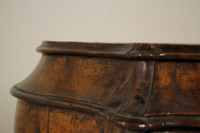 Particolare Coppia comò stile barocchetto