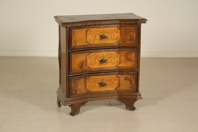 Table de chevet de style