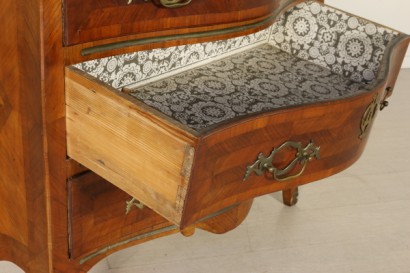 Particular cajón de aparador barroco siciliano abierto