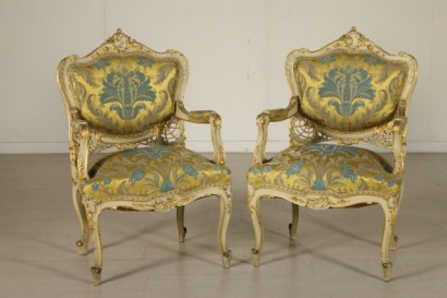 Par de sillones particular de sillones, puff y silla