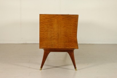 Poitrine de vue du côté de 50 ans