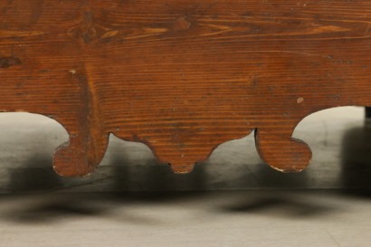 Guéridon en marbre particulier pin