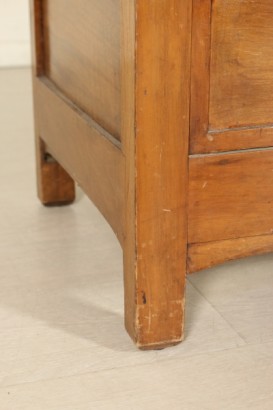 Vitrine-bibliothèque de jambes