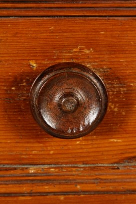 Particolare maniglia Canterano abete