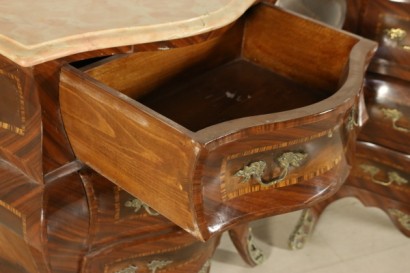 Coppia comodini particolare cassetto