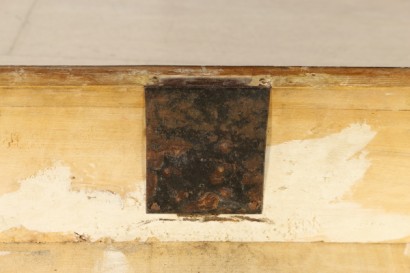 Cassettone Neoclassico toscano particolare