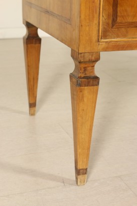 Cassettone Neoclassico toscano gamba