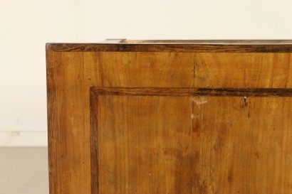 Cassettone Neoclassico toscano particolare